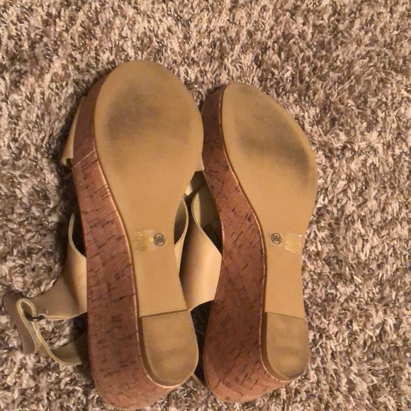 9.5 Nude Wedge Cork Sandals by CL - Picture 3 of 3